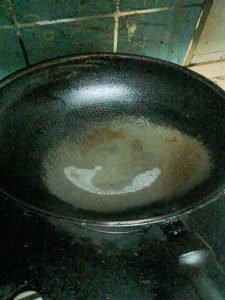 不粘锅用半年就粘，是锅不行吗？